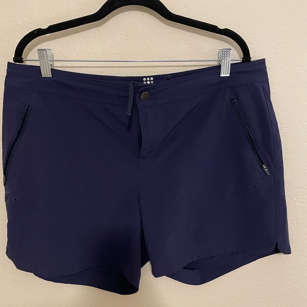 Title Nine Women’s Rogue Shorts in Navy